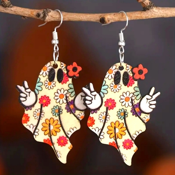 Jewelry - Groovy Ghost Earrings